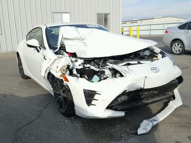 JF1ZNAA12H8704001 - 2017 TOYOTA 86 BASE WHITE photo 1