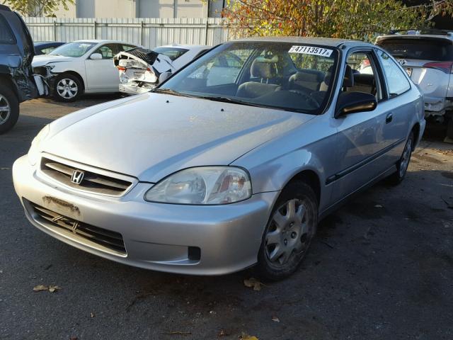 1HGEJ6229YL037922 - 2000 HONDA CIVIC DX SILVER photo 2