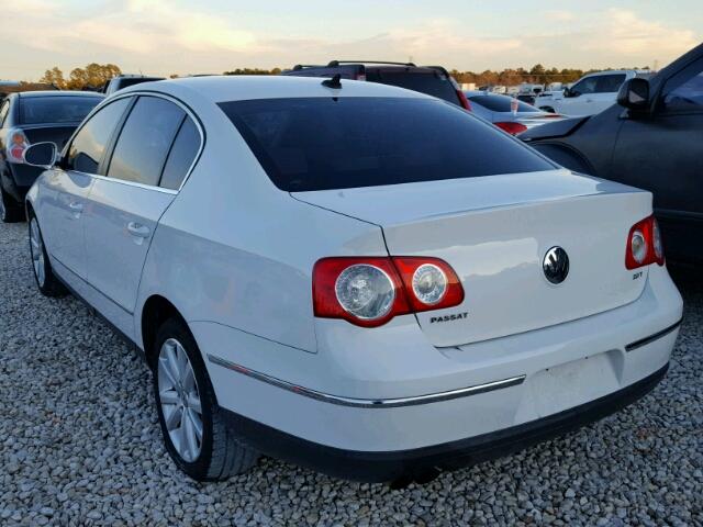 WVWJK7AN0AE076789 - 2010 VOLKSWAGEN PASSAT KOM WHITE photo 3