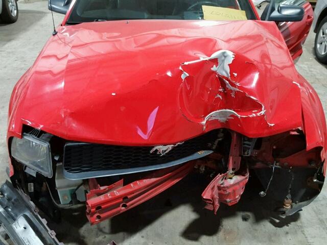 1ZVFT84N175205732 - 2007 FORD MUSTANG RED photo 7