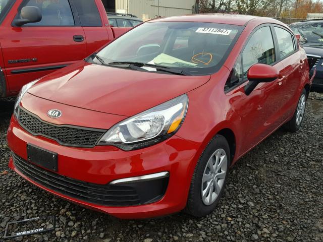 KNADM4A35H6109193 - 2017 KIA RIO LX RED photo 2