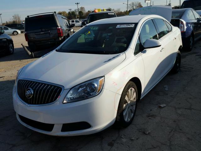 1G4PP5SK9F4185152 - 2015 BUICK VERANO WHITE photo 2