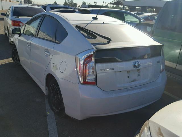 JTDKN3DUXF1995379 - 2015 TOYOTA PRIUS WHITE photo 3