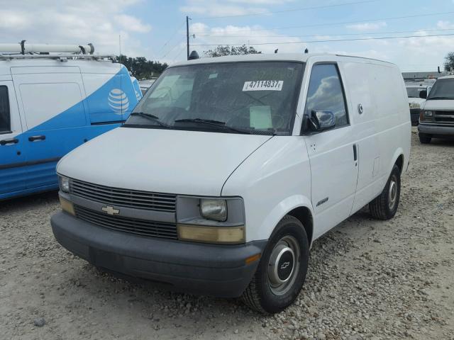 1GCDM19W0WB203860 - 1998 CHEVROLET ASTRO WHITE photo 2