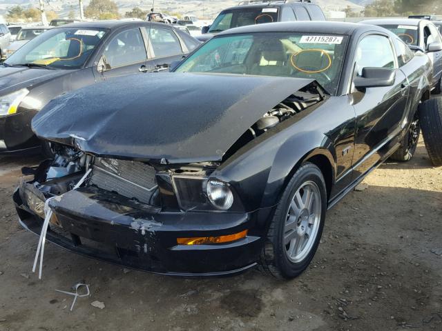 1ZVFT82H465168221 - 2006 FORD MUSTANG GT BLACK photo 2