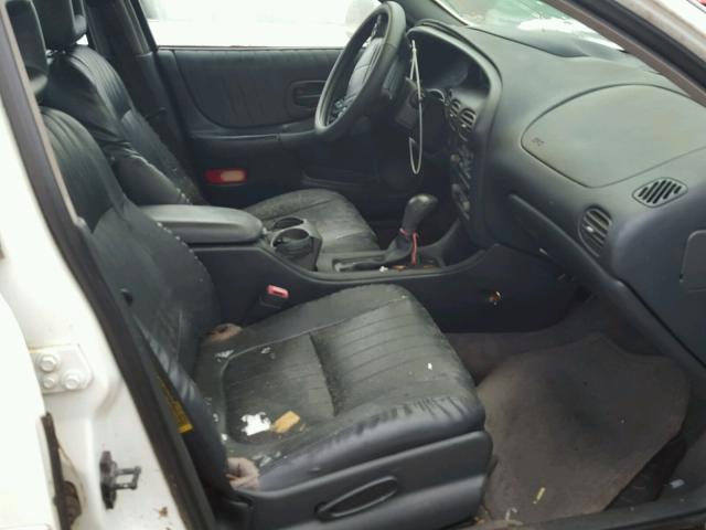 1G2WP52K0WF245098 - 1998 PONTIAC GRAND PRIX WHITE photo 5