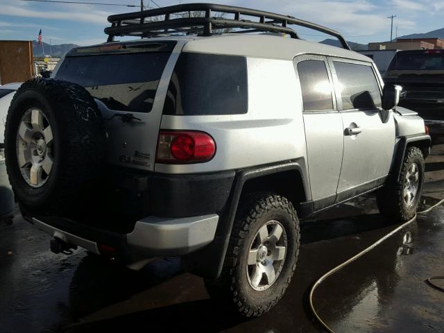 JTEBU11F670088578 - 2007 TOYOTA FJ CRUISER SILVER photo 4