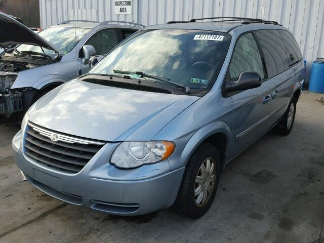 2A8GP54L16R783381 - 2006 CHRYSLER TOWN & COU BLUE photo 2