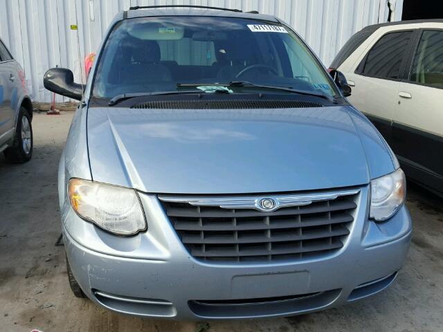 2A8GP54L16R783381 - 2006 CHRYSLER TOWN & COU BLUE photo 9
