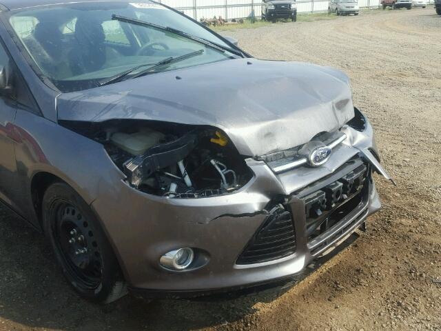 1FAHP3K20CL477485 - 2012 FORD FOCUS SE GRAY photo 10