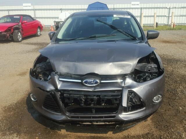 1FAHP3K20CL477485 - 2012 FORD FOCUS SE GRAY photo 9