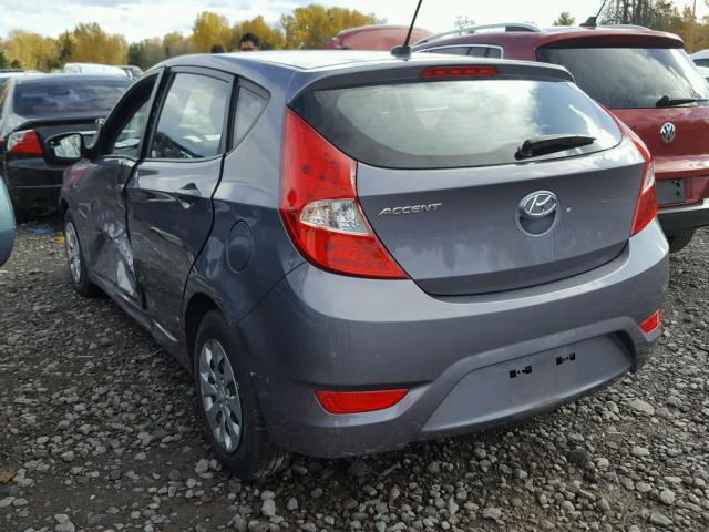 KMHCT5AE7GU279845 - 2016 HYUNDAI ACCENT SE GRAY photo 3