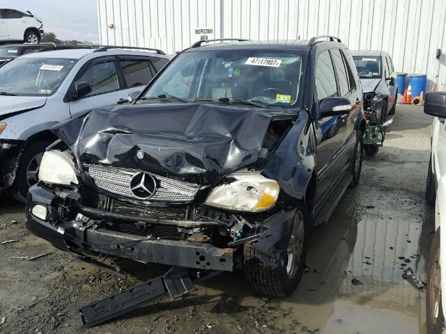 4JGAB75E15A541261 - 2005 MERCEDES-BENZ ML 500 BLACK photo 2