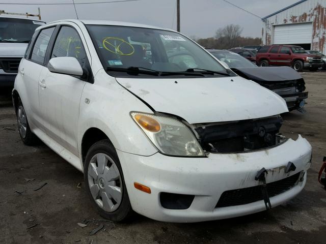 JTKKT624560135527 - 2006 TOYOTA SCION XA WHITE photo 1