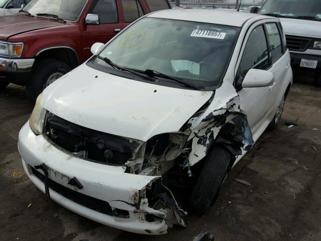 JTKKT624560135527 - 2006 TOYOTA SCION XA WHITE photo 2