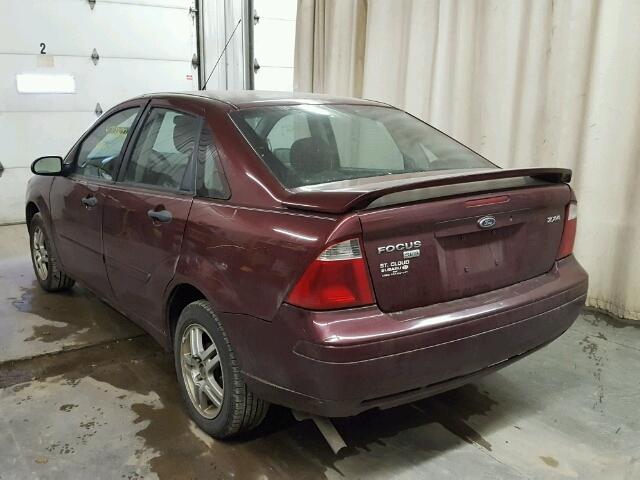 1FAHP34N26W197433 - 2006 FORD FOCUS ZX4 MAROON photo 3