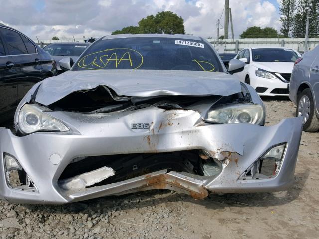 JF1ZNAA19D1703348 - 2013 TOYOTA SCION FR-S SILVER photo 9