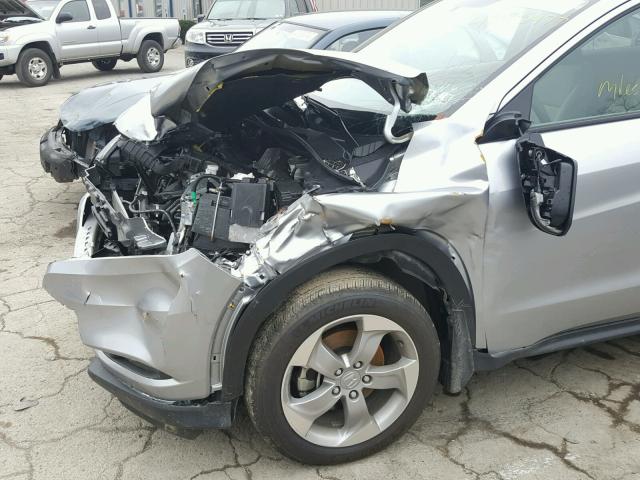 3CZRU6H5XHM724022 - 2017 HONDA HR-V EX SILVER photo 9