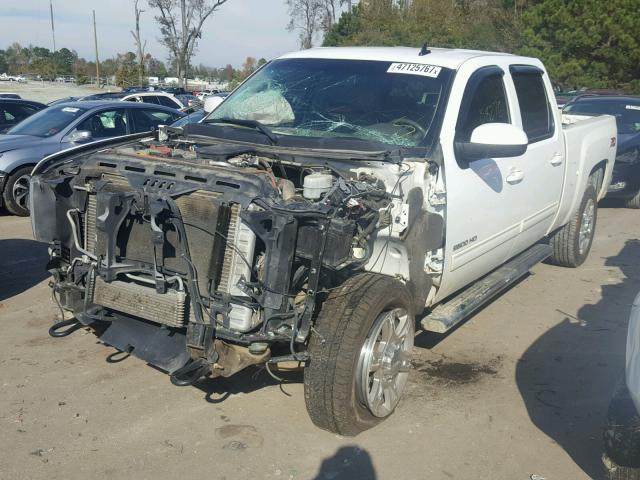 1GC1KYC80BF204506 - 2011 CHEVROLET SILVERADO WHITE photo 2