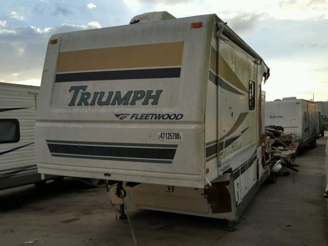 4CB5B362954005957 - 2005 FLEETWOOD TRIUMPH WHITE photo 2