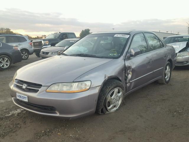 1HGCG6686YA013366 - 2000 HONDA ACCORD EX GRAY photo 2