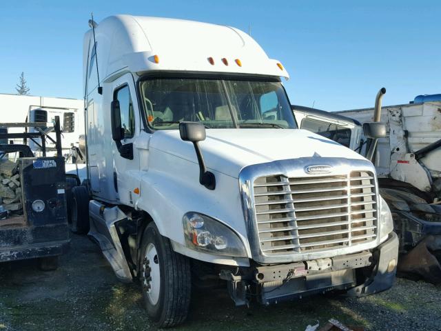 1FUJGLDR6CSBD6899 - 2012 FREIGHTLINER CASCADIA 1 WHITE photo 1