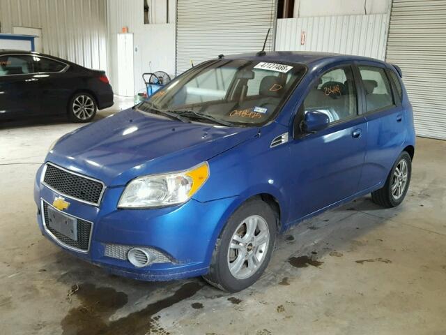 KL1TD6DE4AB098425 - 2010 CHEVROLET AVEO LS/LT BLUE photo 2