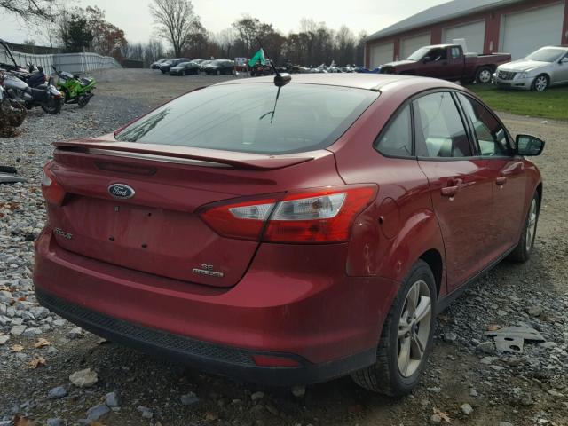 1FAHP3F20CL390891 - 2012 FORD FOCUS SE RED photo 4