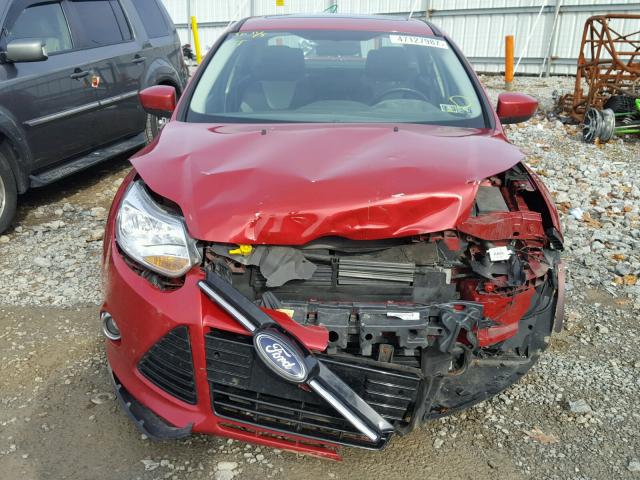 1FAHP3F20CL390891 - 2012 FORD FOCUS SE RED photo 9