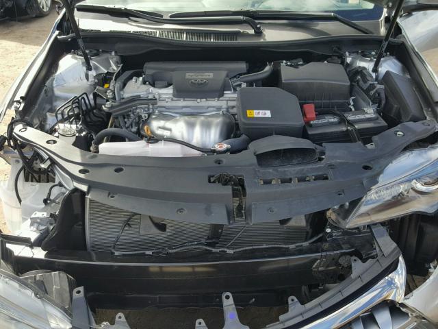 4T1BF1FK1HU452254 - 2017 TOYOTA CAMRY LE 银色 照片 7