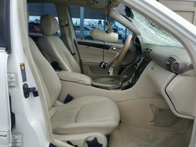 WDBRF54H86A852889 - 2006 MERCEDES-BENZ C GENERATI WHITE photo 5