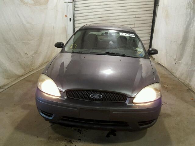 1FAHP53U85A180670 - 2005 FORD TAURUS SE GRAY photo 9