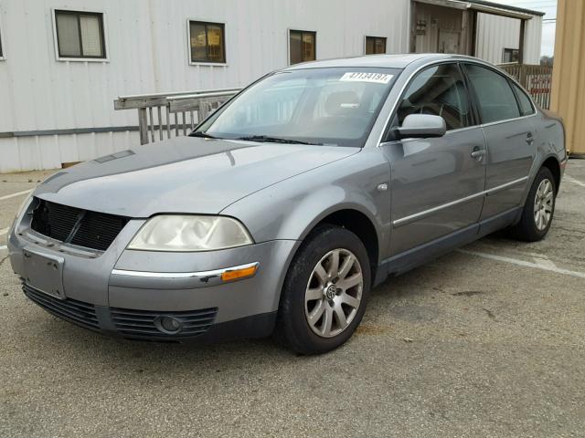 WVWPH63B42P041376 - 2002 VOLKSWAGEN PASSAT GLS SILVER photo 2