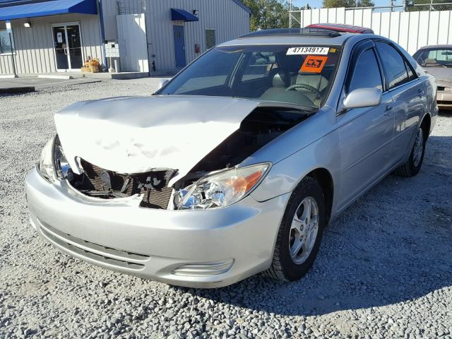 4T1BE32K32U586968 - 2002 TOYOTA CAMRY LE BEIGE photo 2