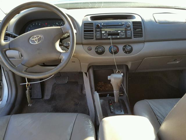 4T1BE32K32U586968 - 2002 TOYOTA CAMRY LE BEIGE photo 9