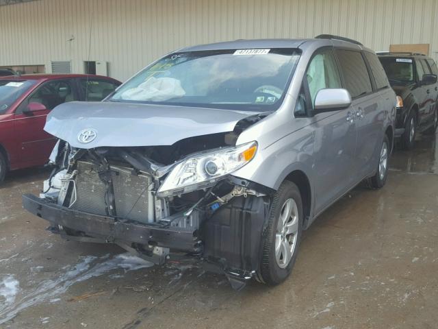 5TDKK3DC0DS341104 - 2013 TOYOTA SIENNA LE SILVER photo 2