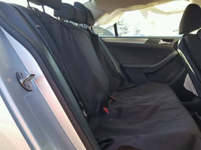 3VWD17AJ6FM321865 - 2015 VOLKSWAGEN JETTA SE فضي صورة 6