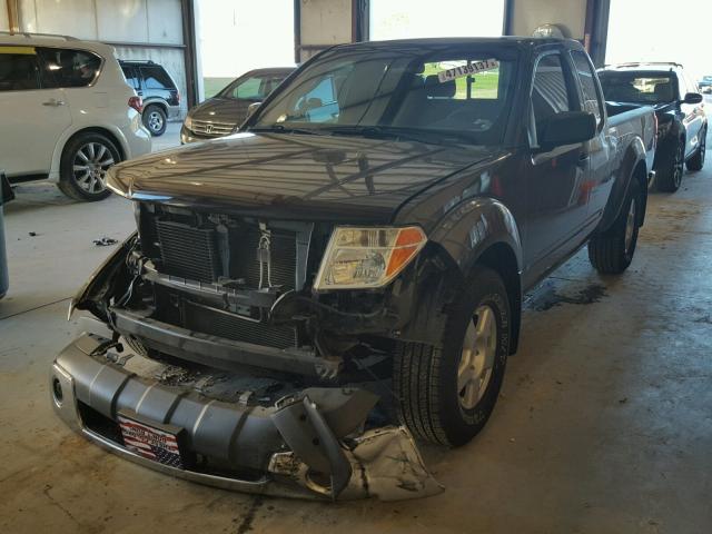 1N6AD06UX8C448837 - 2008 NISSAN FRONTIER GRAY photo 2