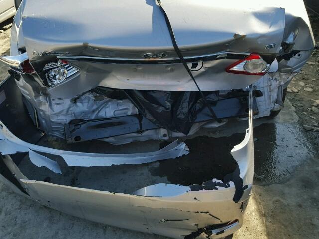 2T1BU4EEXBC740656 - 2011 TOYOTA COROLLA BA SILVER photo 9