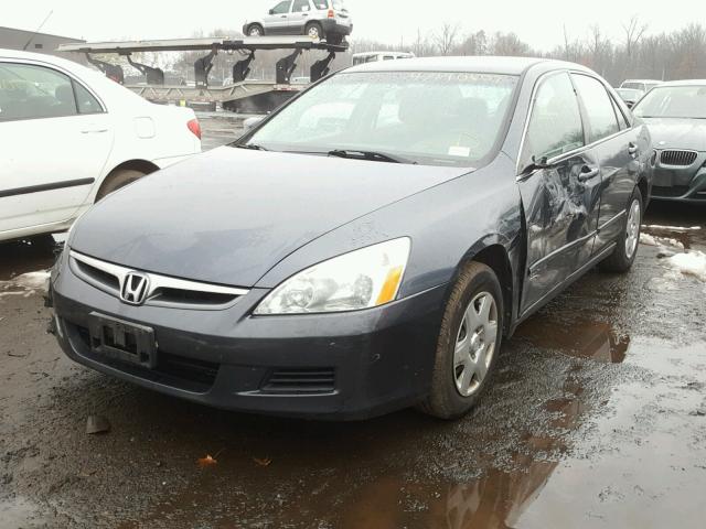 1HGCM56457A172040 - 2007 HONDA ACCORD LX GRAY photo 2