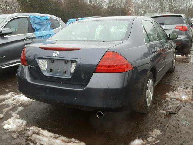 1HGCM56457A172040 - 2007 HONDA ACCORD LX GRAY photo 4