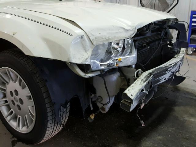 2C3KA43R38H186295 - 2008 CHRYSLER 300 LX CREAM photo 9