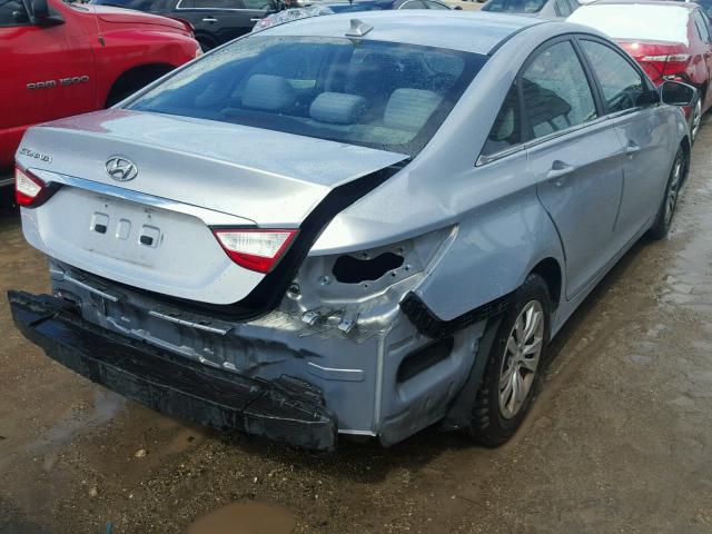 5NPEB4ACXDH570225 - 2013 HYUNDAI SONATA GLS SILVER photo 4