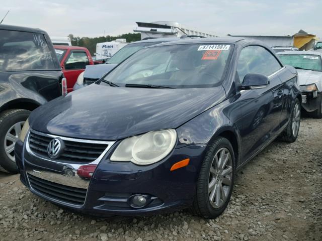 WVWFA71F27V001635 - 2007 VOLKSWAGEN EOS 2.0T L BLUE photo 2