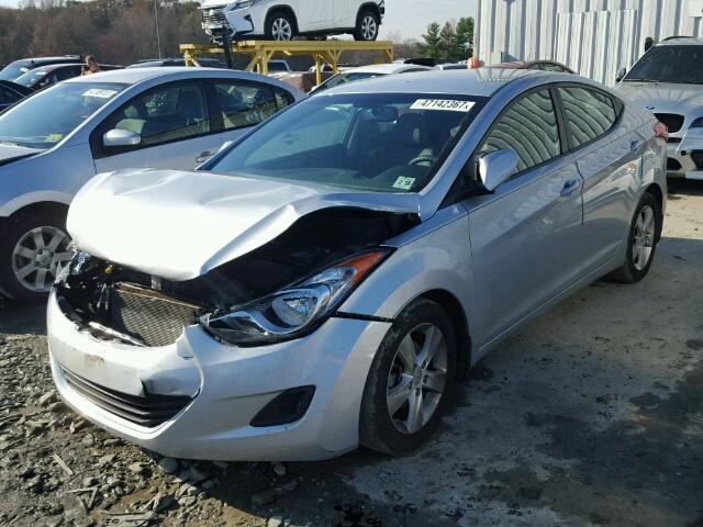 5NPDH4AE8DH287964 - 2013 HYUNDAI ELANTRA GL SILVER photo 2