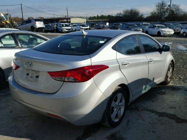 5NPDH4AE8DH287964 - 2013 HYUNDAI ELANTRA GL SILVER photo 4