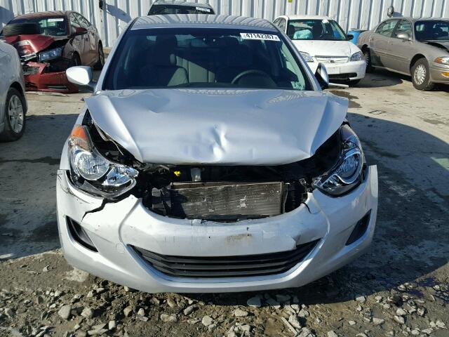 5NPDH4AE8DH287964 - 2013 HYUNDAI ELANTRA GL SILVER photo 9