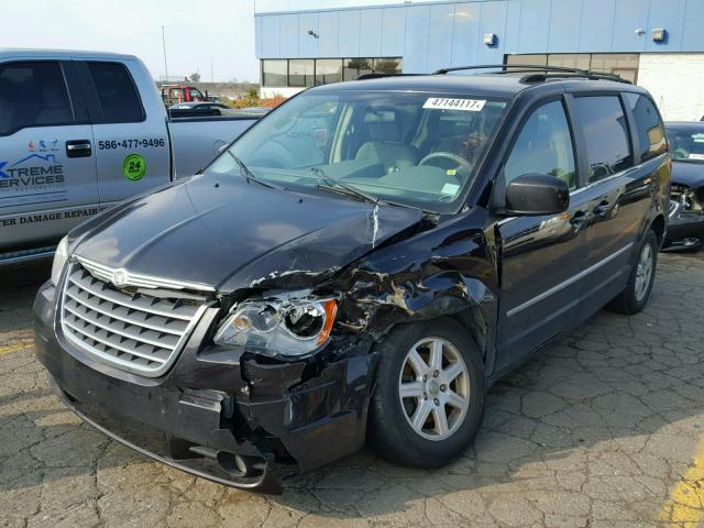 2A4RR5D1XAR299396 - 2010 CHRYSLER TOWN & COU BLACK photo 2