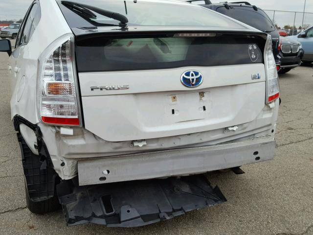 JTDKN3DU6B0246336 - 2011 TOYOTA PRIUS WHITE photo 9