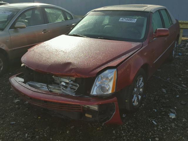 1G6KD57Y98U203336 - 2008 CADILLAC DTS RED photo 2